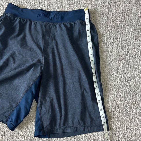 Lululemon Shorts Mens Small T.H.E The Linerless 9” Blue Gym Athletic Athleisure - Picture 8 of 9